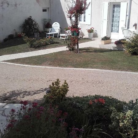 Gite Sur L'Estuaire De La Gironde Saint-Seurin-d'Uzet エクステリア 写真